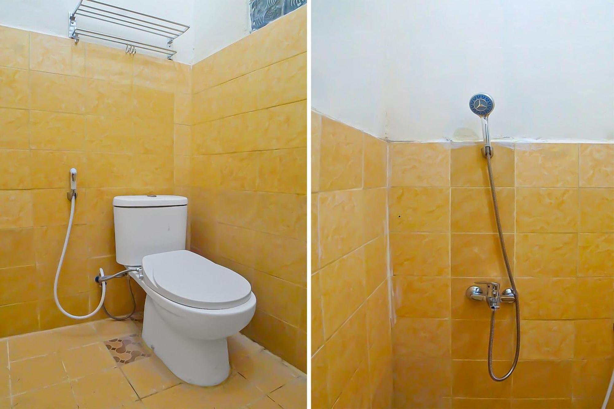 Oyo 92342 Hotel Batik Traveller Medan Eksteriør billede