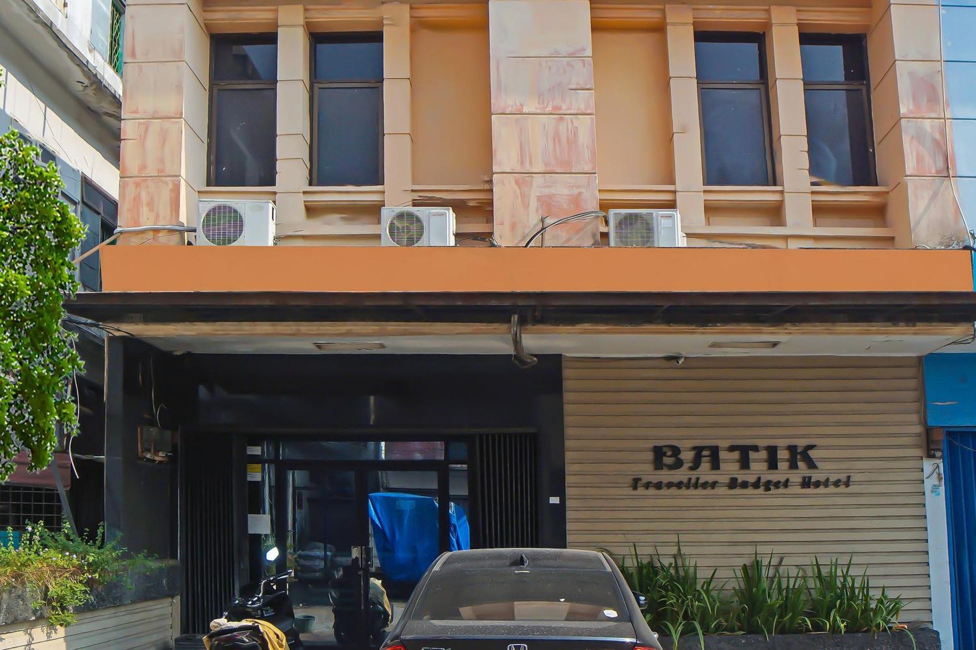 Oyo 92342 Hotel Batik Traveller Medan Eksteriør billede